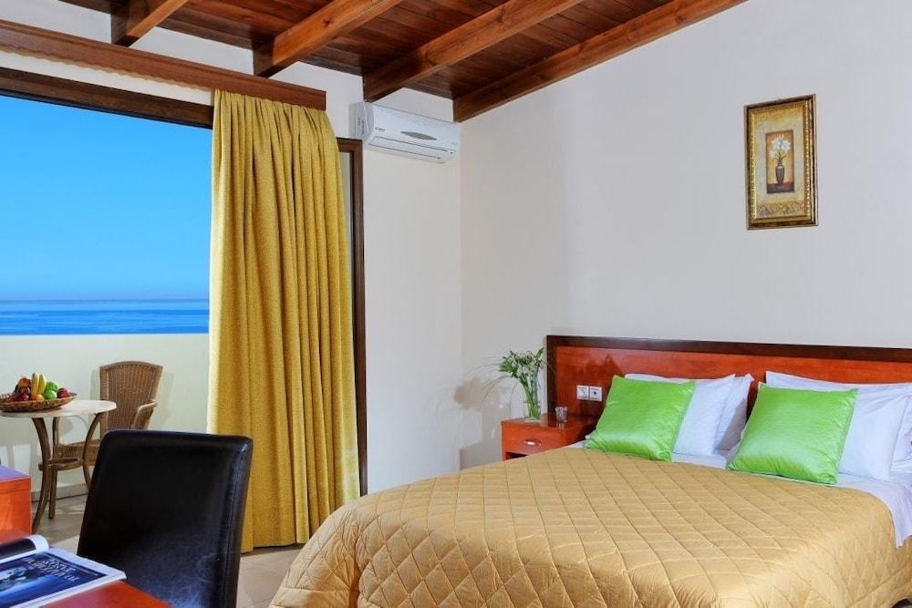 St Constantin Hotel Gúvesz Kültér fotó