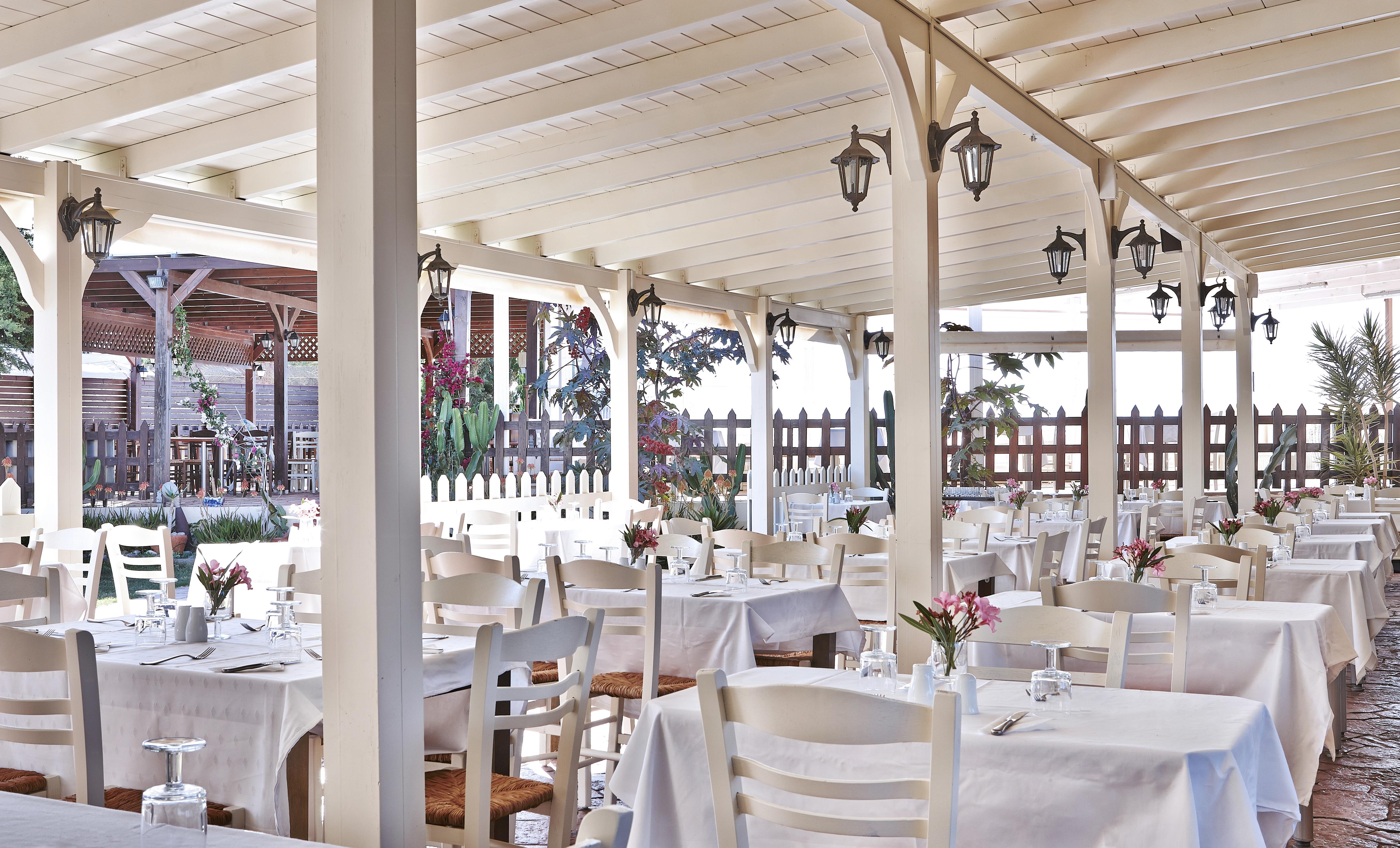 St Constantin Hotel Gúvesz Kültér fotó